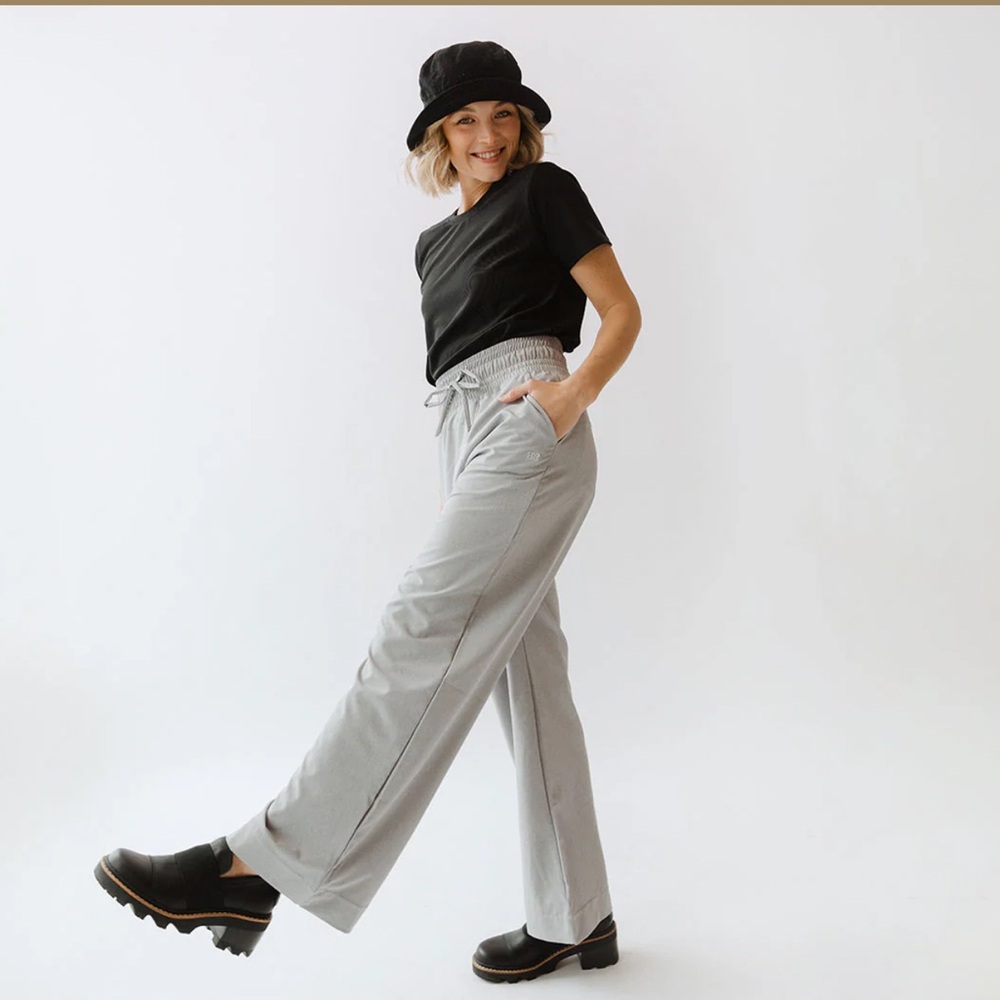 Albion Fit Audrey Trouser, Heather Light Grey, Medium Petite. NWTs!